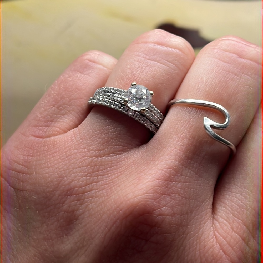 Customized 14 karat white gold Wedding Ring with 1 carat Round Diamond - Picture 2 of 3